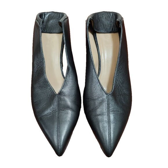 ALUMNAE Italy Black Leather V-Cut Heels 40 Made Italy Minimalist Sculpted Pumps - Picture 3 of 16